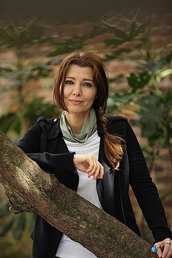 Elif Şafak portresi