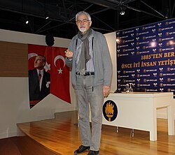 Erhan Erkut portresi