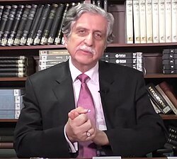 Kenan Gürsoy portresi