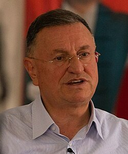 Lütfü Savaş portresi