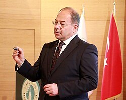 Recep Akdağ portresi