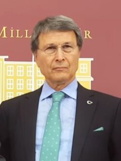 Yusuf Halaçoğlu portresi
