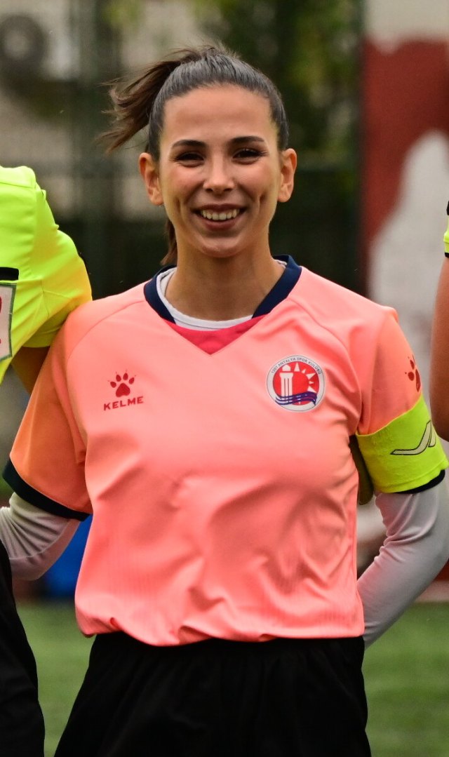Bahar Güvenç portresi