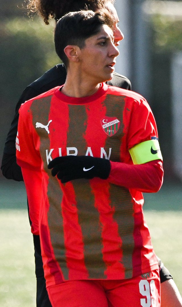 Derya Arhan portresi