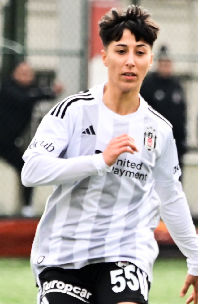 Elif Keskin portresi