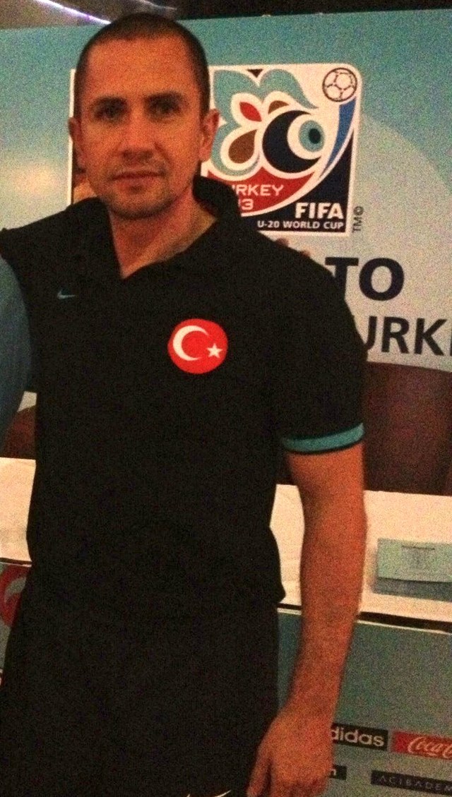 Emre Aşık portresi