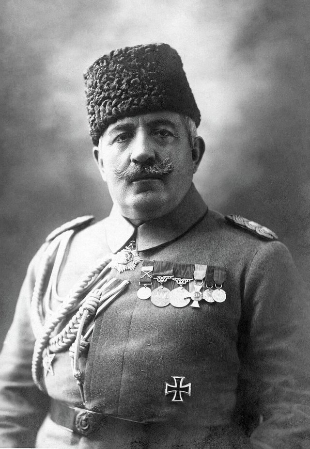 Ahmet İzzet Furgaç portresi