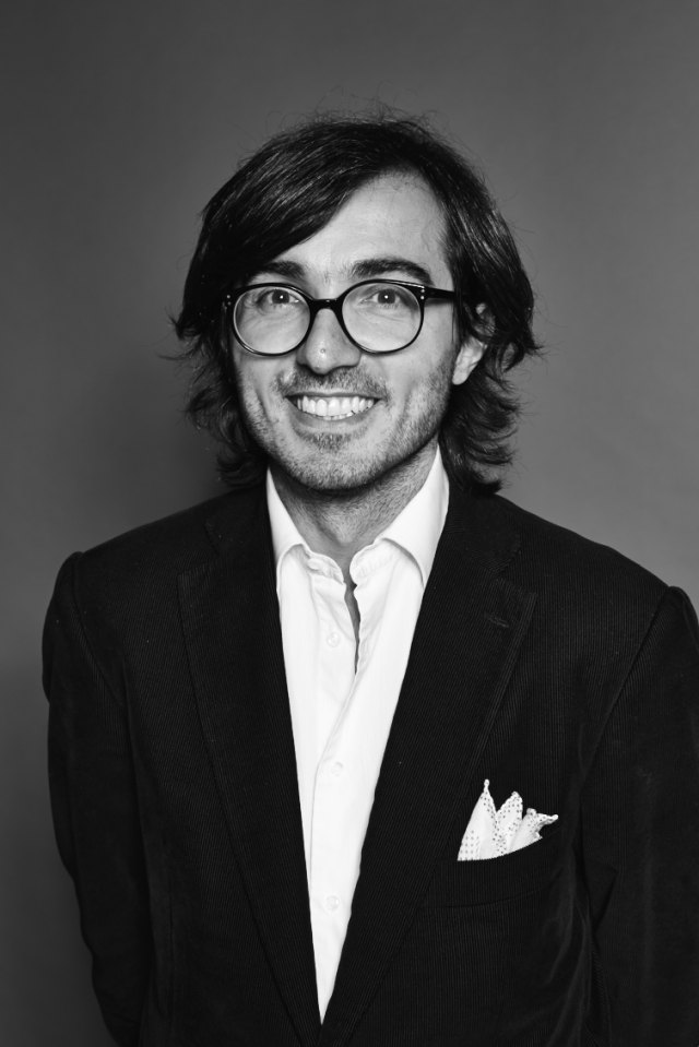 Efe Çakarel portresi