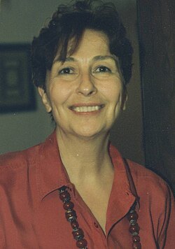 Emine Işınsu Öksüz portresi