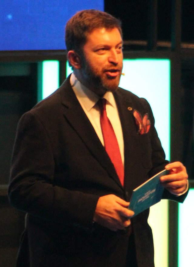 M. Serdar Kuzuloğlu portresi