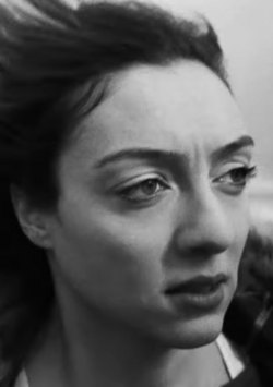 Merve Dizdar portresi