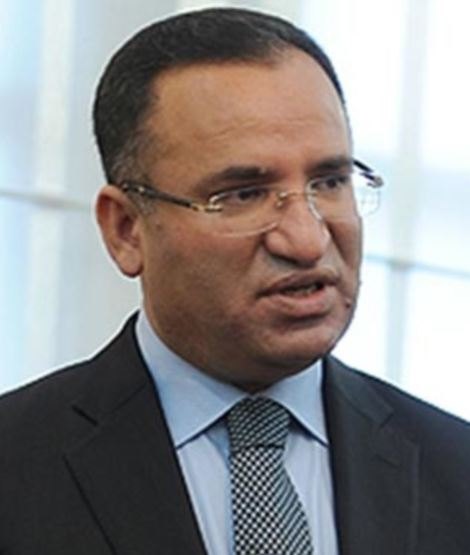 Bekir Bozdağ portresi