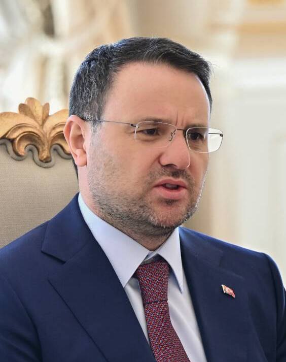 Akın Gürlek portresi