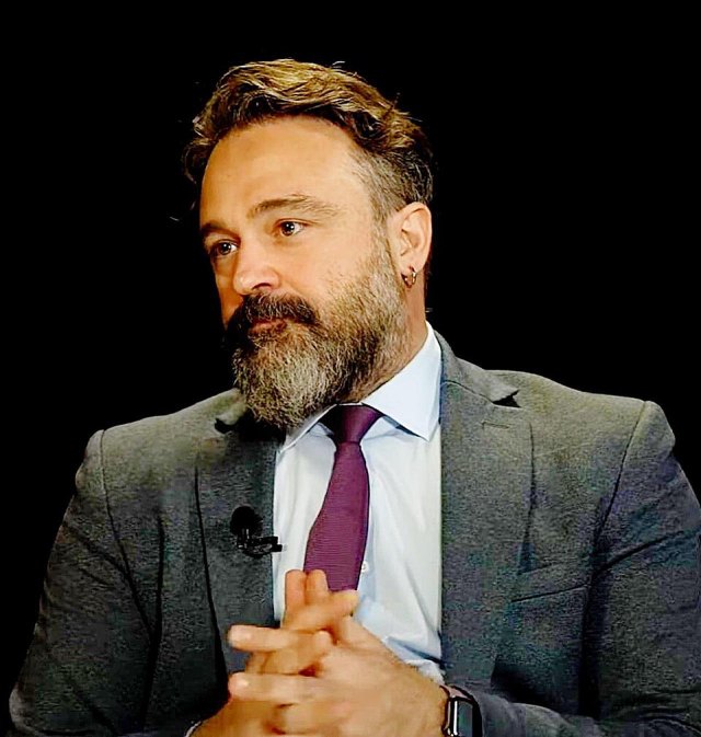 Tolga Şirin portresi