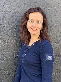 Nilüfer Yenidoğan Özmekik portresi
