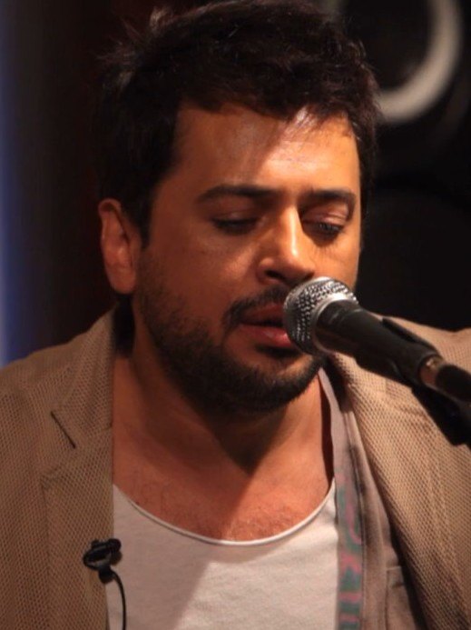 Emre Altuğ portresi