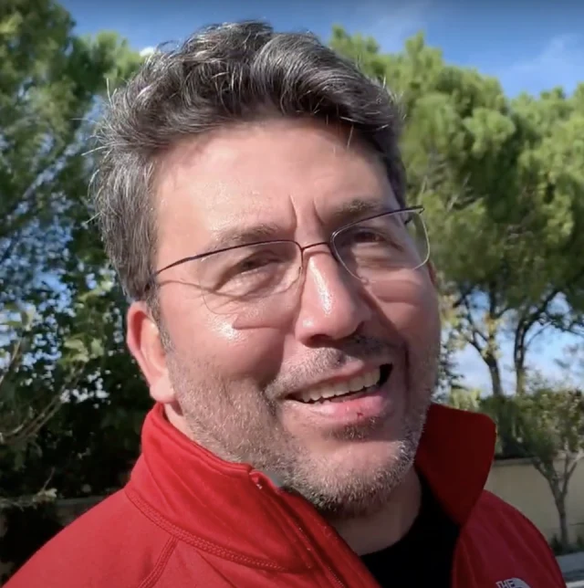 Emre Kınay portresi