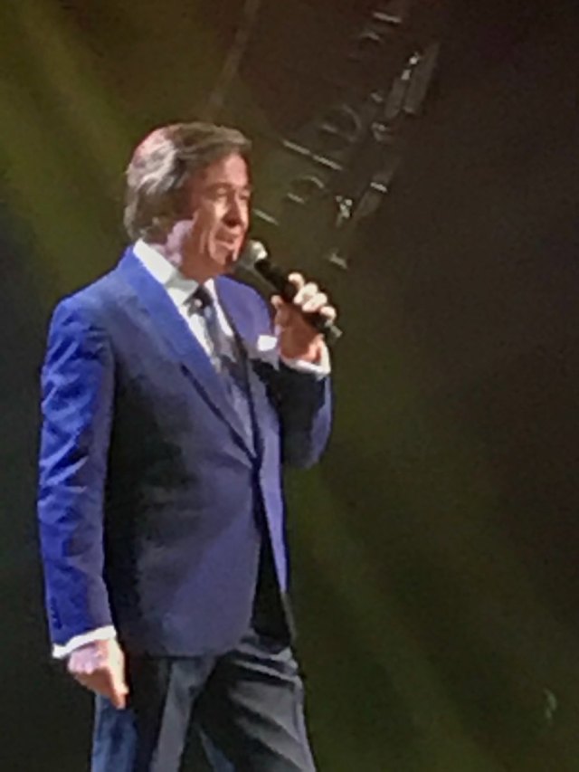 Erol Evgin portresi