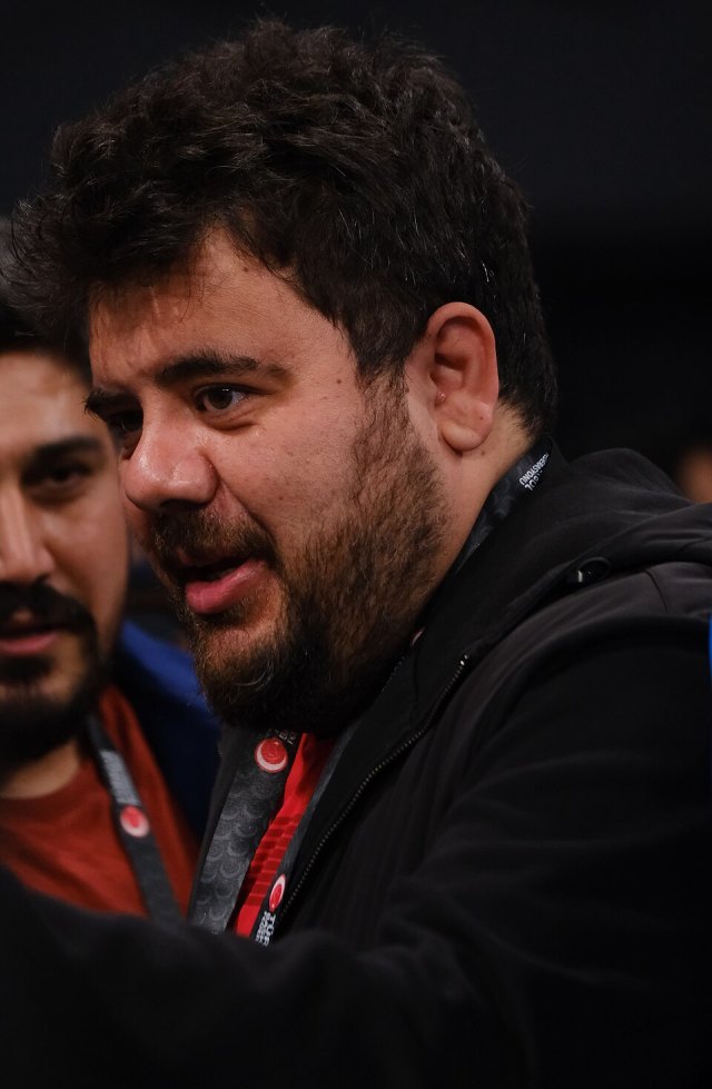 Eser Yenenler portresi