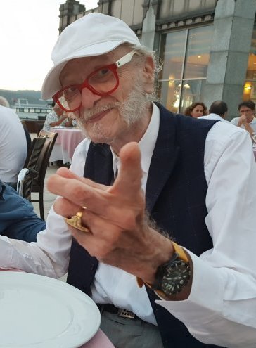 Kayhan Yıldızoğlu portresi