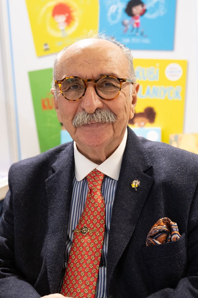 Yalvaç Ural portresi