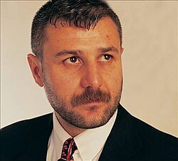 Azer Bülbül portresi
